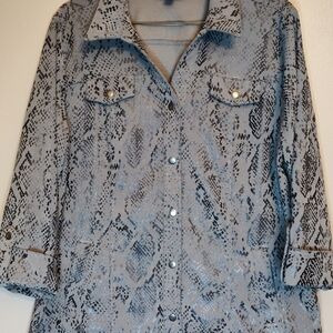 JM Collection Petite Large Blouse Silver/Gray Snap Button Up With Pockets